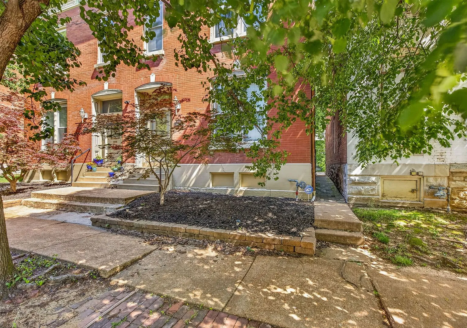 Fully Furnished 1-Bedroom in Benton Park | Utilities Included | 3, 6 & 9 Month Leases — Photo 1