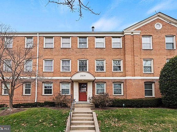 2nd image of 2509 Arlington Blvd #22
