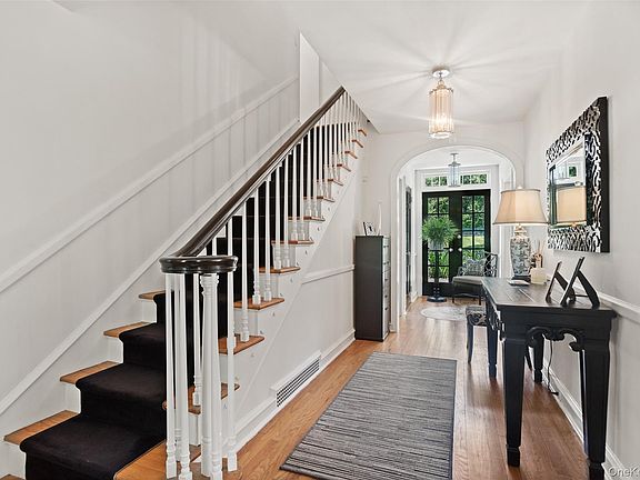 3rd image of 137 Boway Road