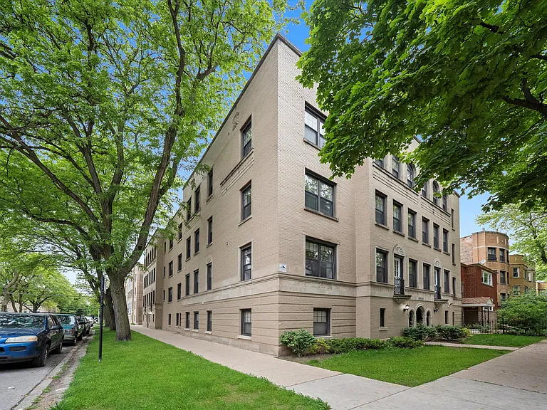 6300 N Rockwell St #B2 — Photo 26