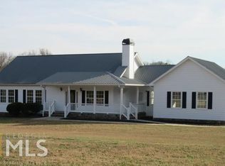 937 Center Of The World Rd, Canon, GA 30520