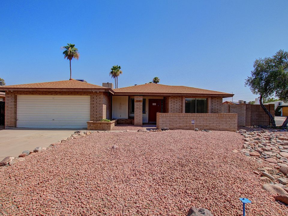 1st image of 2451 W Paradise Ln