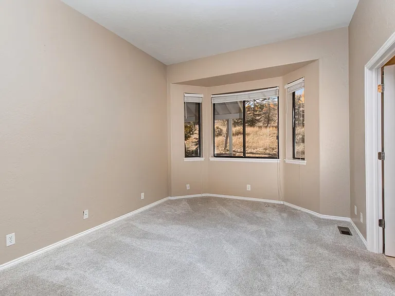 1656 W Silver Springs Rd — Photo 9