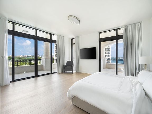 5th image of 7051 Fisher Island Dr #7051
