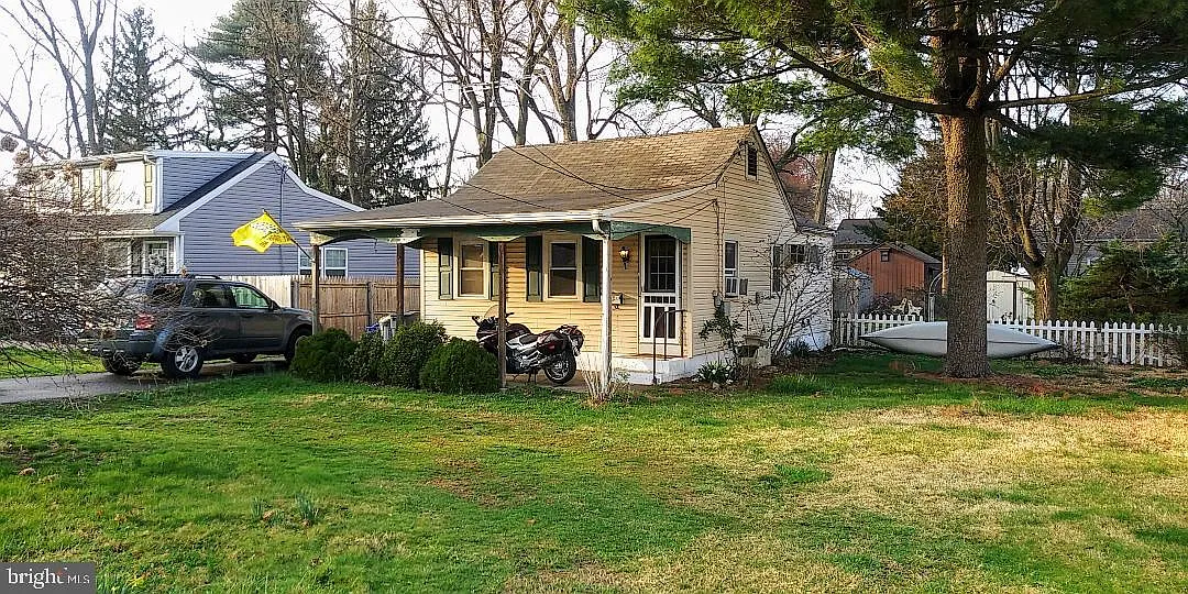 528 Newport Rd photo 1