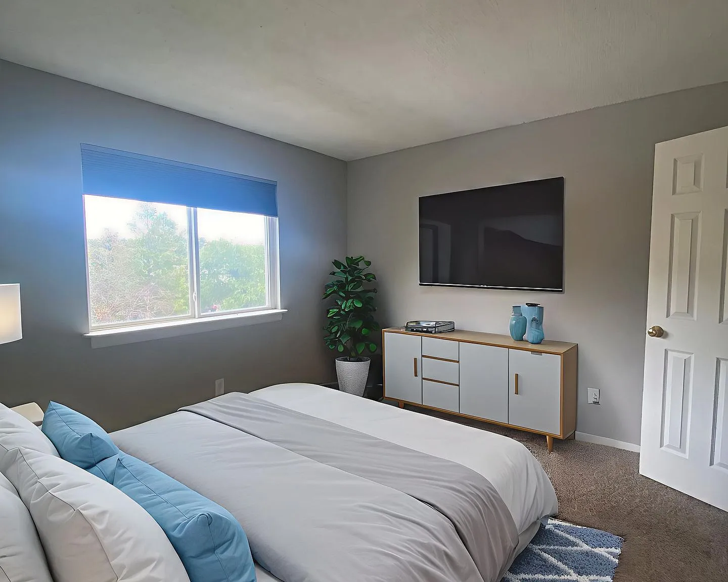 2030 W Yampa St — Photo 4