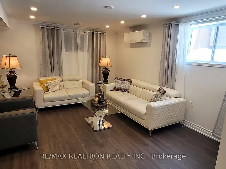 214 Bayview Ave #BASEMENT — Photo 3