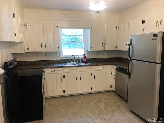 3rd image of 326 30th St E