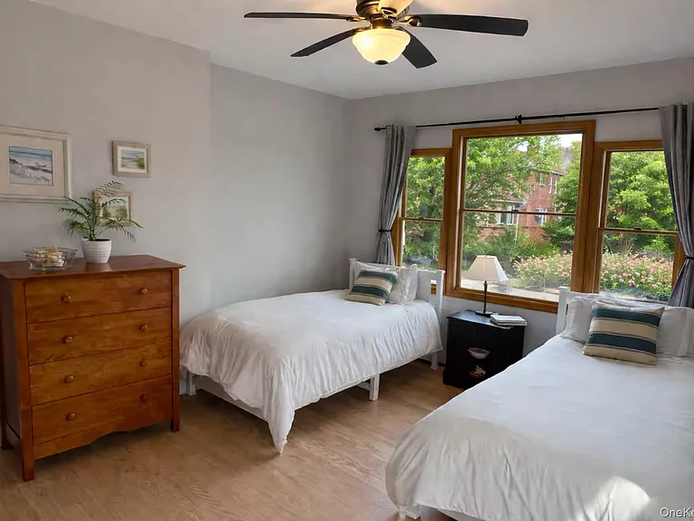 322 E Beech St — Photo 14