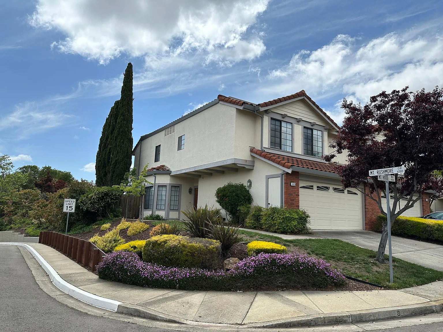 19025 Mount Hood Way photo 1
