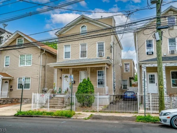 139 Catherine St, Elizabeth City, NJ 07201