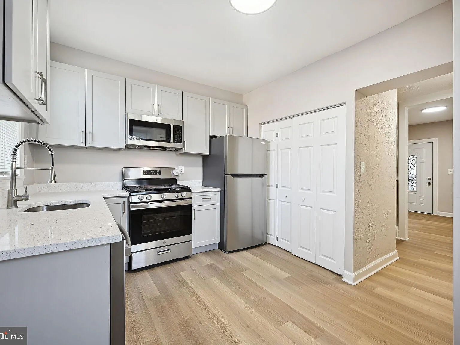 3 bed, 1280 sqft, $3,750 — Photo 4