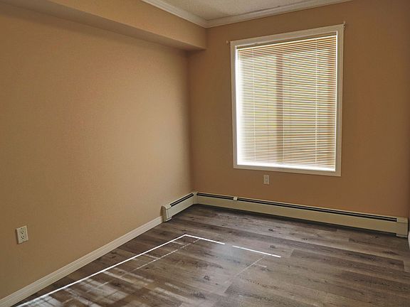 5th image of 5202 49th St #102