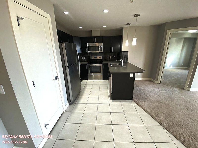 Edmonton Apartment for rent - 2 Bedrooms — photo 2