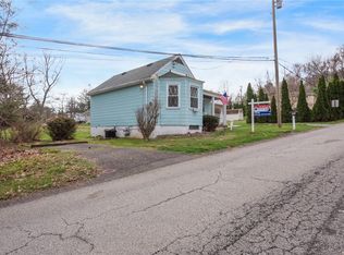 712 Cherry Dr, Trafford, PA 15085