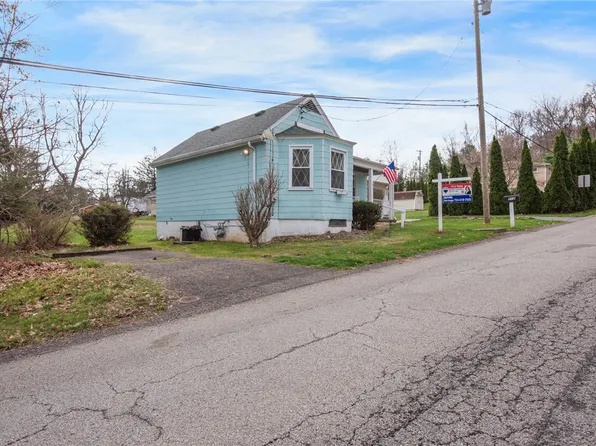 712 Cherry Dr, Trafford, PA 15085