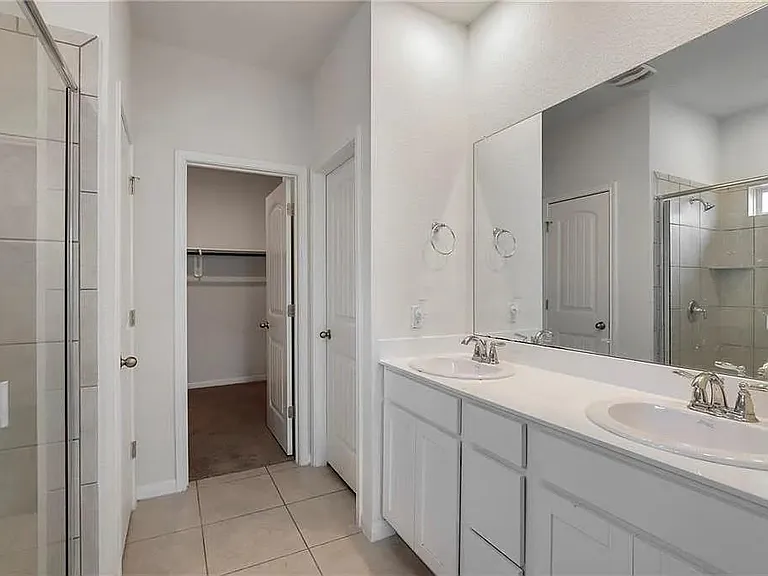 541 Palmilla St — Photo 15