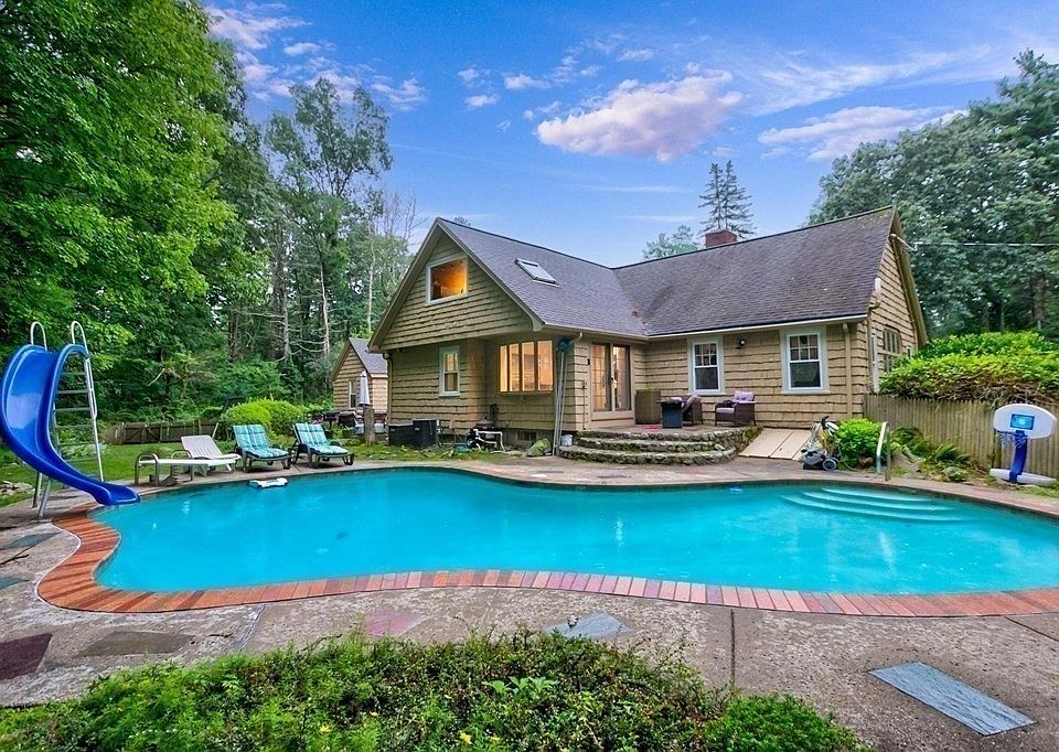 352 York St, Canton, MA 02021 Zillow