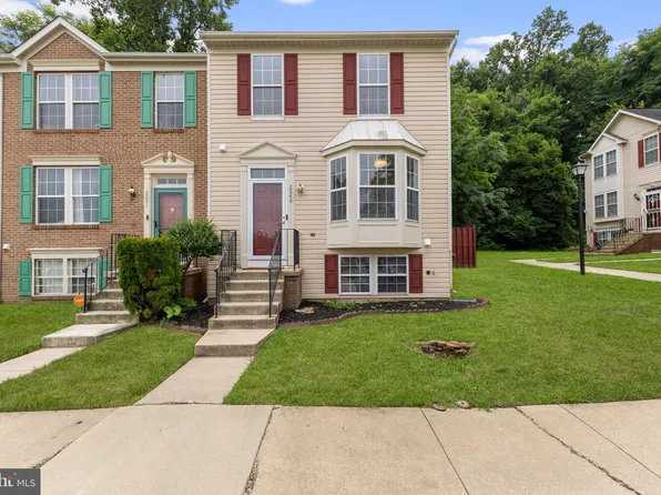 2049 S Anvil Ln, Temple Hills, MD 20748