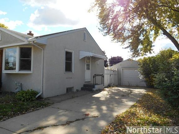 2nd image of 126 Poplar St E