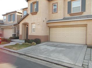 1674 Glen Kippen Ln, Clovis, CA