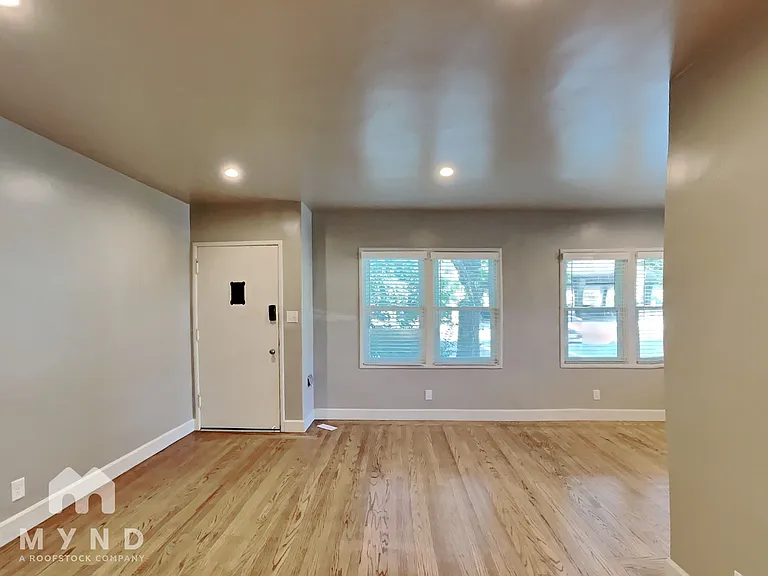 2401 W St — Photo 2