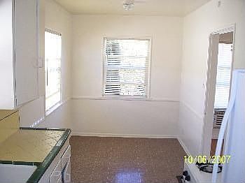 4th image of 5629 Auckland Ave