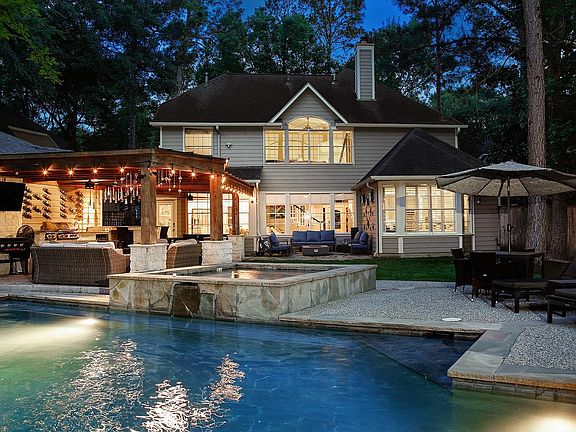 2nd image of 22 Classic Oaks Pl