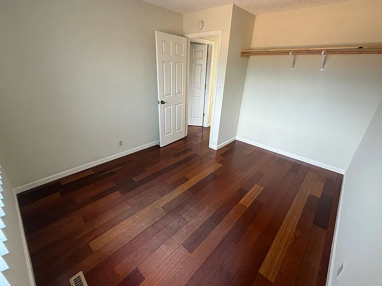 3423 Catalina Ave — Photo 11