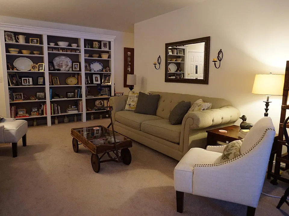 Built-in Bookcase with adjustable shelves