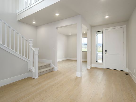4th image of 994 S Romney Rd #239