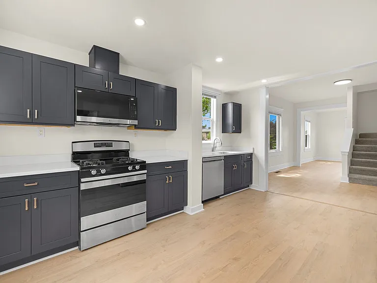5608 1st Ave — Photo 2