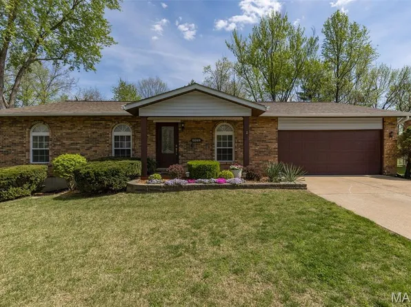 4452 Dantonaire Pl, Saint Louis, MO 63128