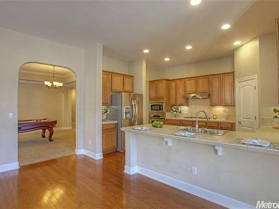 2nd image of 1108 Montague Ln