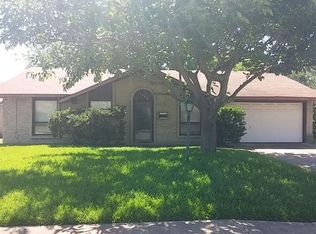 1806 Tompkins Dr, Grand Prairie, TX 75051