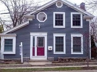 306 S 3rd St, St Charles, IL 60174