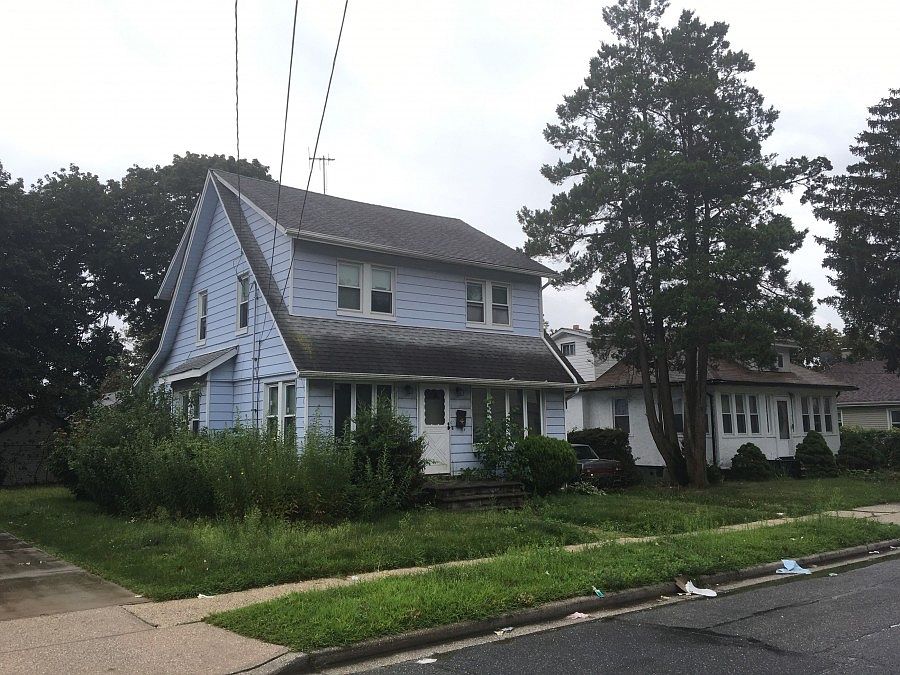 2nd image of 26 E Greenwich Ave