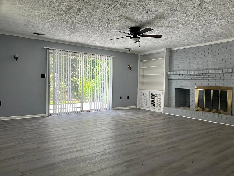 3284 Embry Cir — Photo 2