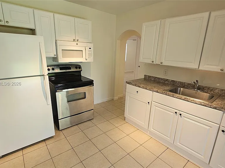 6118 Plunkett St — Photo 6