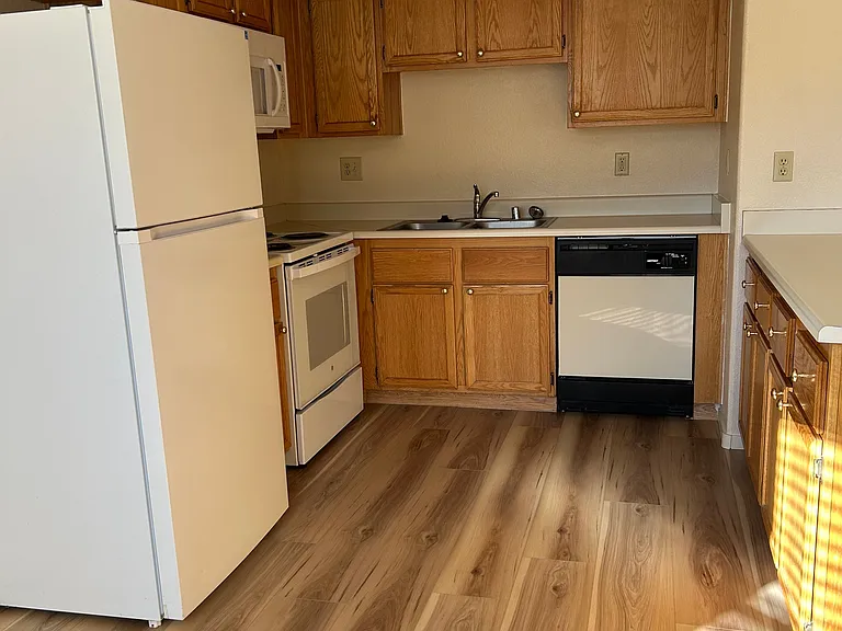 902 Mesquite Springs Dr #101 — Photo 5