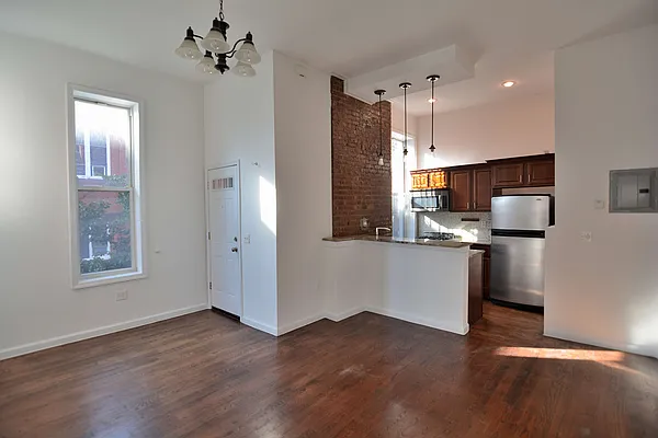 Rented by Hagstrom Management Inc | media 38