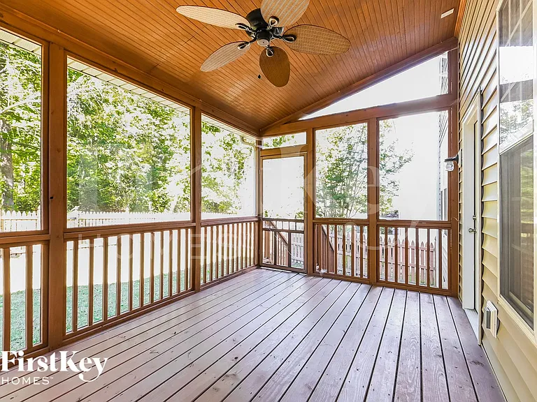 2428 Sapphire Valley Dr — Photo 14