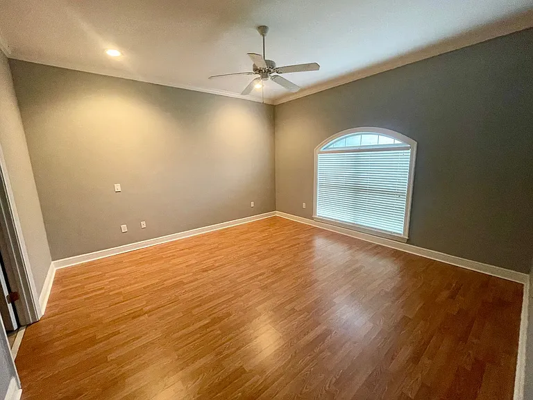 18 Charleston Cir — Photo 6