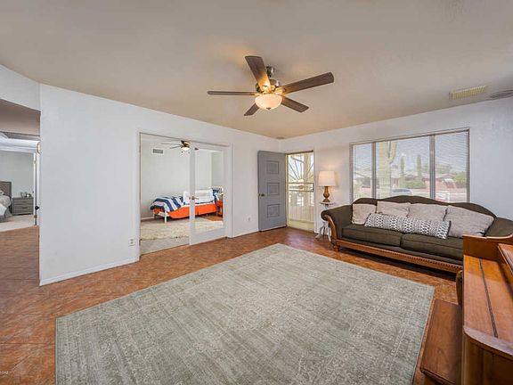 5th image of 3953 W Orangewood Dr