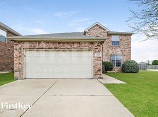 1220 Juniper Ln, Burleson, TX 76028