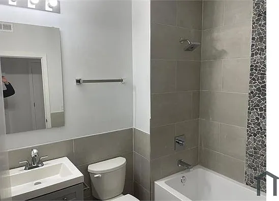 2156 N Darien St #3 — Photo 7