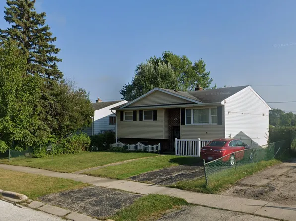 2631 Kennedy Dr, North Chicago, IL 60064