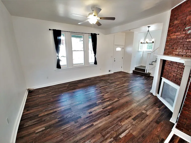 410 Walter St — Photo 8