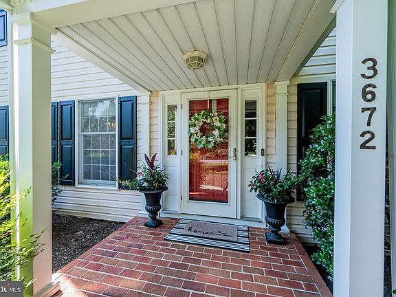 2nd image of 3672 Meadowvale Rd