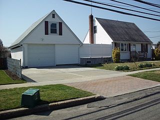 4th image of 1045 Grand Blvd